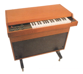 STREETLY ELECTRONIC: Mellotron M400 (1970-1997)