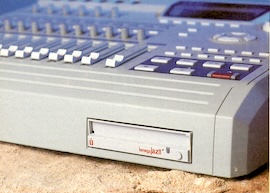 AKAI: DPS-12