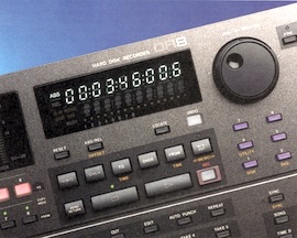 AKAI: DR8