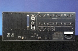 AKAI: DR8: Rückansicht