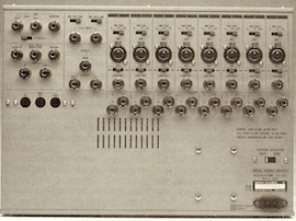 AKAI: MPX-820: Rückansicht