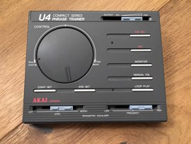 AKAI: U4