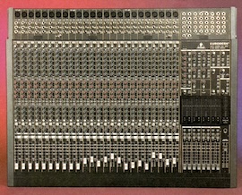 BEHRINGER: MX8000: Frontansicht