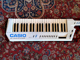 CASIO: AZ-1