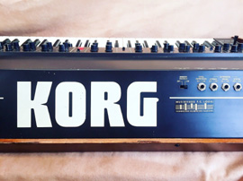 KORG: Trident: Rückseite (links)