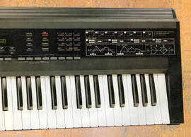 ROLAND: D-50 (rechte Seite)