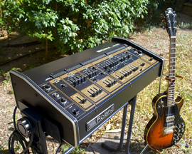 ROLAND: GR-500 mit Gitarre GS-500