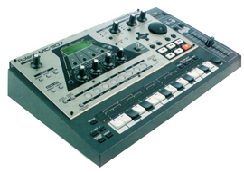 ROLAND: MC-307