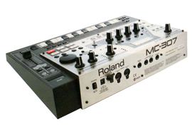 ROLAND: MC-307: Rückansicht