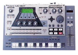 ROLAND: MC-307: Frontansicht