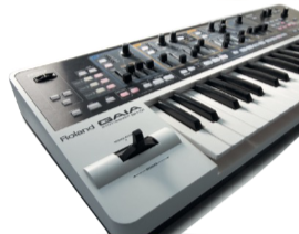Roland: Gaia SH-01