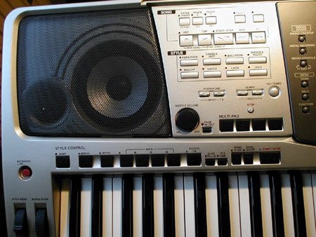 YAMAHA: PSR-2000