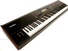 YAMAHA: S90 ES